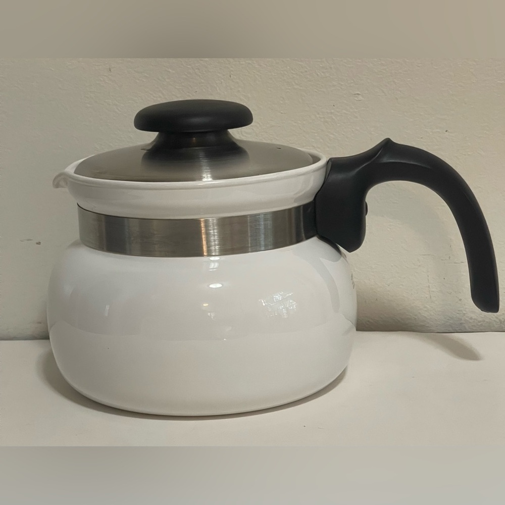 Corningware White Ceramic 8 Cup Teapot with Black Handle and Stainless Band